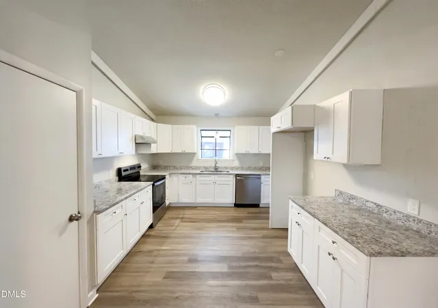 Photo 2 of Single family home for sale at 805 Wedgewood Ave, Zebulon, NC 27597 | MLS# 10144879 | Listing updated on 2026-05-07