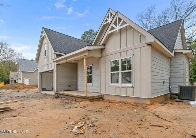Photo 17 of Single family home for sale at 213 Telluride Ct, Aberdeen, NC 28315 | MLS# 10142119 | Listing updated on 2026-04-07