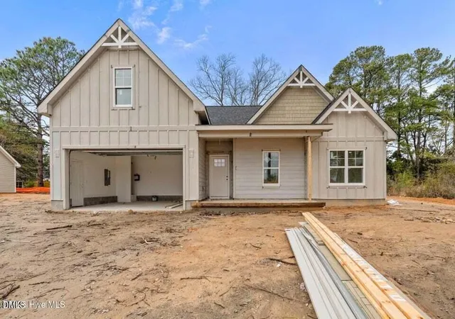 Photo 1 of Single family home for sale at 213 Telluride Ct, Aberdeen, NC 28315 | MLS# 10142119 | Listing updated on 2026-04-07