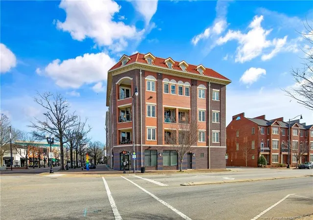 2nd image of 325 Hay St #401, Fayetteville, NC 28301 | MLS# 694224