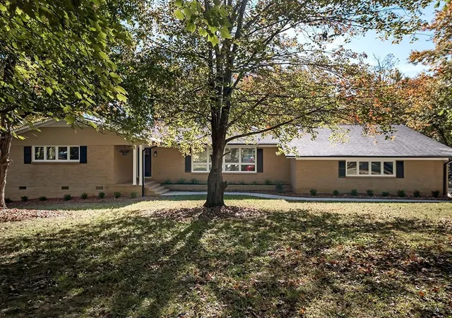 3rd image of 4919 Edinborough Rd, Greensboro, NC 27406 | MLS# 126211