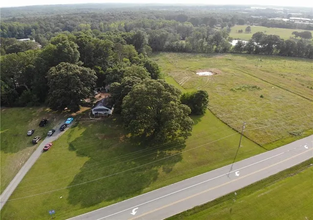 Photo 4 of Sale Pending at 1666/1736 Whites Kennel Rd, Burlington, NC 27215 | MLS# 127720 | Listing updated on 2026-07-18