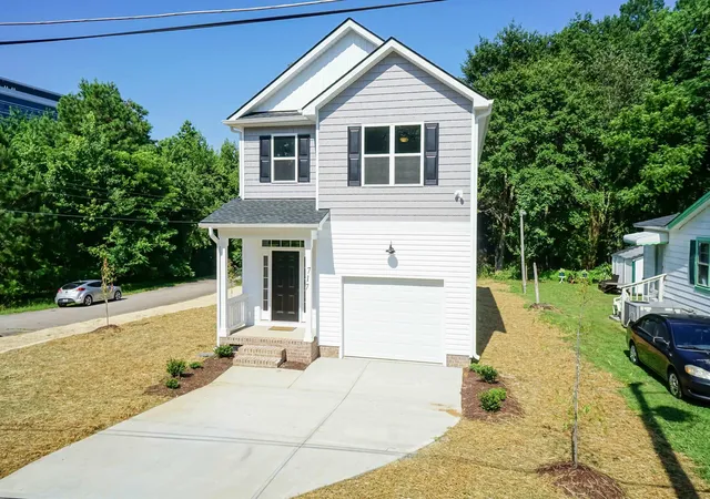 Photo 1 of Sale Pending at 804 N Magnolia Ave, Dunn, NC 28334 | MLS# 2535929 | Listing updated on 2026-07-18