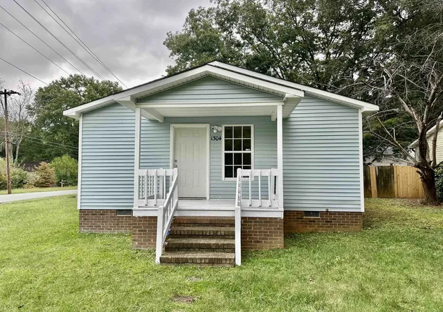 Photo 1 of Sale Pending at 1304 Queen Ann St, Burlington, NC 27217 | MLS# 2538628 | Listing updated on 2026-07-18
