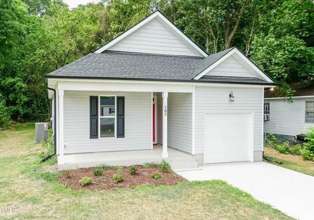 Photo 1 of Sale Pending at 809 E Edgerton St, Dunn, NC 28334 | MLS# 10020348 | Listing updated on 2026-07-18