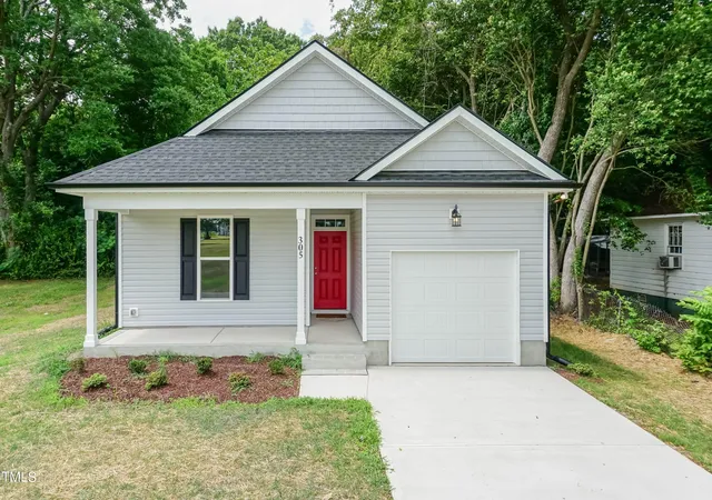 Photo 2 of Sale Pending at 809 E Edgerton St, Dunn, NC 28334 | MLS# 10020348 | Listing updated on 2026-07-18
