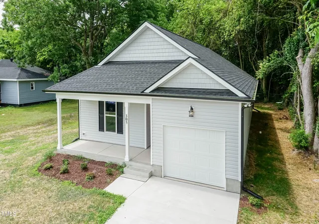 Photo 3 of Sale Pending at 809 E Edgerton St, Dunn, NC 28334 | MLS# 10020348 | Listing updated on 2026-07-18