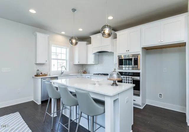 Photo 4 of Sale Pending at 213 Beacon Dr, Pittsboro, NC 27312 | MLS# 10034805 | Listing updated on 2026-07-18