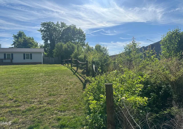 Photo 2 of Sale Pending at 5061 Ozark Rd, Winston Salem, NC 27105 | MLS# 10053319 | Listing updated on 2026-07-23