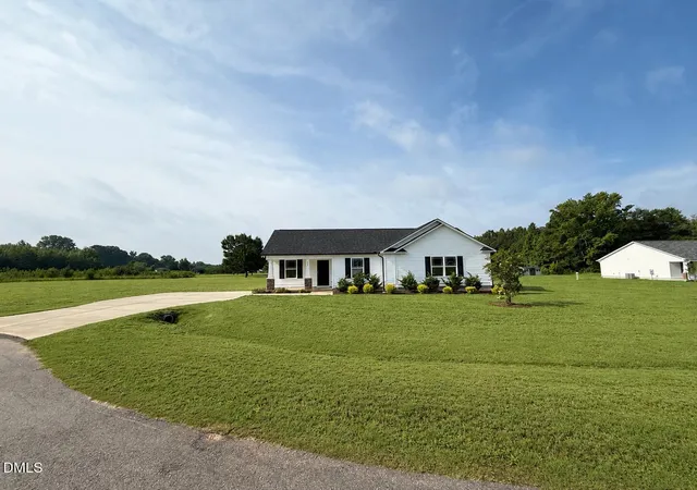 Photo 1 of Single family home for sale at 186 Pate Landing Dr, Selma, NC 27576 | MLS# 10065729 | Listing updated on 2026-08-18