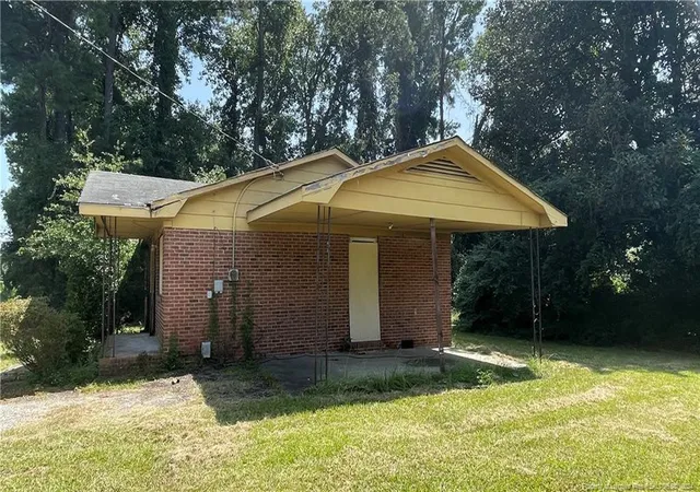 2nd image of 6055 Louise St, Fayetteville, NC 28314 | MLS# 732091