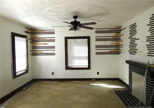2nd image of 105 Kensington Cir, Fayetteville, NC 28301 | MLS# 732205