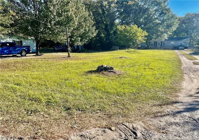 Photo 4 of Sale Pending at 1023 Deep Crk Rd, Fayetteville, NC 28312 | MLS# 732894 | Listing updated on 2026-07-18
