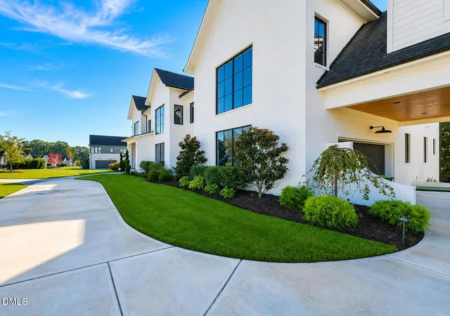 Photo 2 of Single family home for sale at 1425 Sky Vista Wy, Raleigh, NC 27613 | MLS# 10068573 | Listing updated on 2026-09-23