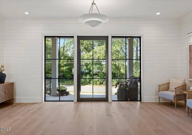 3rd image of 214 Reynolds Rd, Raleigh, NC 27609 | MLS# 10075679
