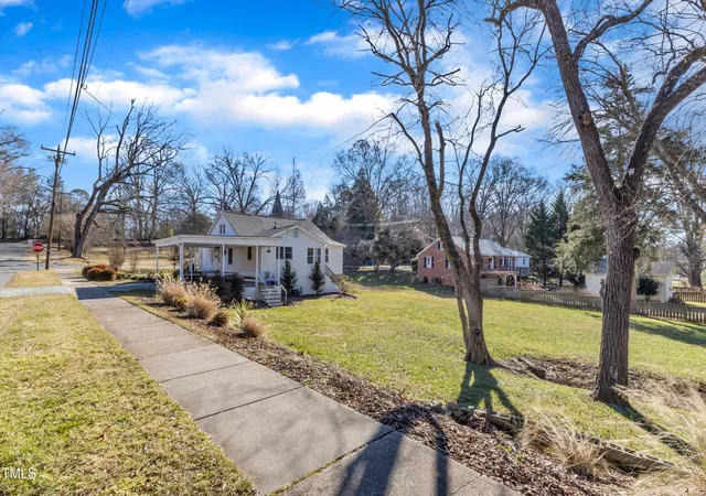 Photo 2 of Single Family Residence at 152 E Tryon St, Hillsborough, NC 27278 | MLS# 10083082 | | Sold on 2026-06-04