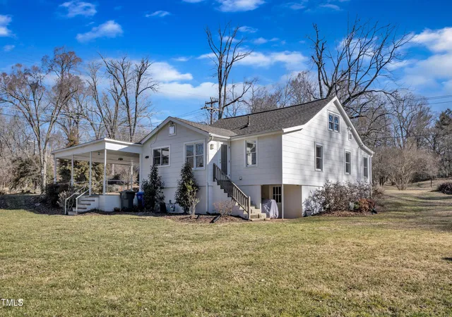 Photo 3 of Single Family Residence at 152 E Tryon St, Hillsborough, NC 27278 | MLS# 10083082 | | Sold on 2026-06-04
