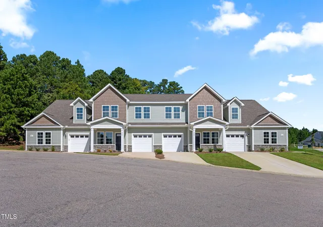 Photo 2 of Sale Pending at 970 Kensington Park Rd, Fayetteville, NC 28311 | MLS# 10082854 | Listing updated on 2026-07-18