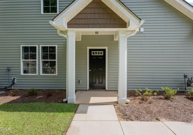 Photo 3 of Sale Pending at 970 Kensington Park Rd, Fayetteville, NC 28311 | MLS# 10082854 | Listing updated on 2026-07-18