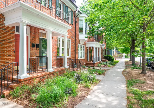 Photo 4 of Townhouse at 1508 W Markham Ave, Durham, NC 27705 | MLS# 10092109 | | Sold on 2026-05-20