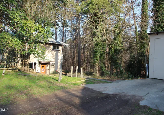 Photo 2 of Sale Pending at 4 Bolin Hts, Chapel Hill, NC 27514 | MLS# 10094490 | Listing updated on 2026-07-18