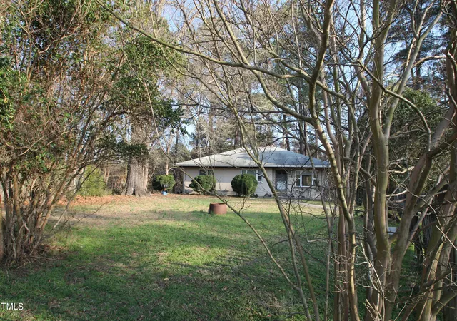 Photo 3 of Sale Pending at 4 Bolin Hts, Chapel Hill, NC 27514 | MLS# 10094490 | Listing updated on 2026-07-18