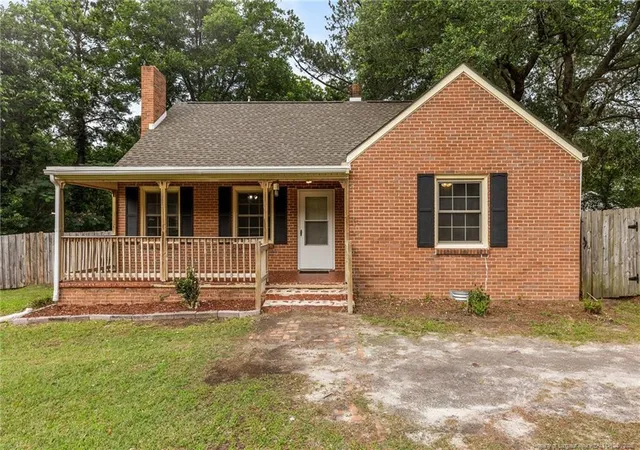 Homes for sale in Raeford, NC | 212 N Roberts St, Raeford, NC 28376 | MLS# 745273