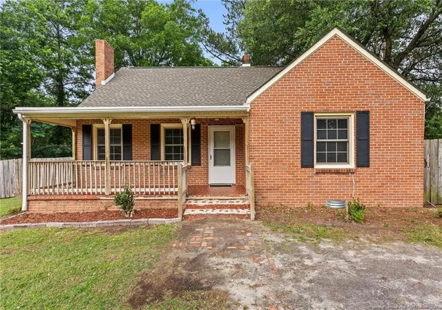 Homes for sale in Raeford, NC | 212 N Roberts St, Raeford, NC 28376 | MLS# 745273
