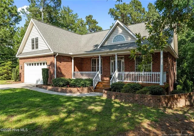 Homes for sale in West End, NC | 103 Sandspur Ln, West End, NC 27376 | MLS# 745444