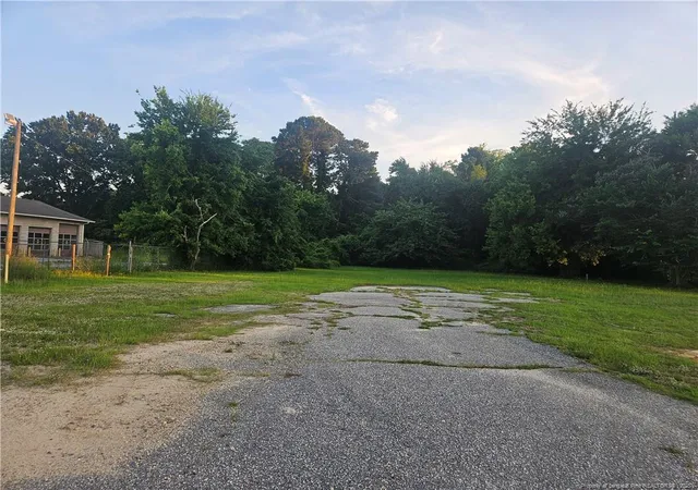 2nd image of 3227 Ft Bragg Rd, Fayetteville, NC 28303 | MLS# 745607