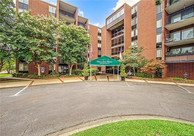 1st image of 1100 Clarendon St, Fayetteville, NC 28305