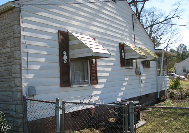 Photo 3 of Single family home for sale at 2206 E Club Blvd, Durham, NC 27704 | MLS# 10108689 | Listing updated on 2026-07-18