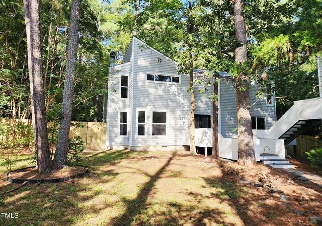 Photo 2 of Sale Pending at 4008 Livingstone Pl, Durham, NC 27707 | MLS# 10114262 | Listing updated on 2026-08-22