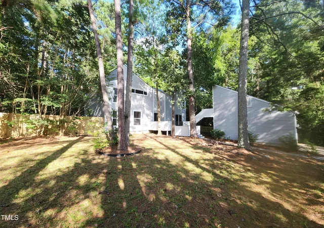 Photo 3 of Sale Pending at 4008 Livingstone Pl, Durham, NC 27707 | MLS# 10114262 | Listing updated on 2026-08-22