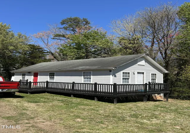 Photo 3 of Manufactured home for sale at 303 37th Street Sw, Hickory, NC 28602 | MLS# 10120943 | Listing updated on 2026-09-16