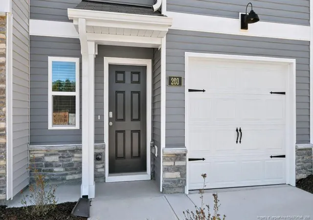 Photo 4 of Townhouse at 203 Maddox Dr, Aberdeen, NC 28315 | MLS# 747812 | | Sold on 2026-07-06