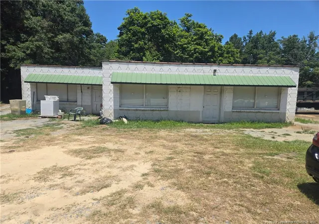 3rd image of 2305 Clinton Rd, Fayetteville, NC 28312 | MLS# 748126