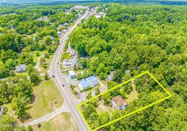 Homes for sale in Carthage, NC | 801 Monroe St, Carthage, NC 28327 | MLS# 748397