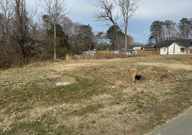 Photo 3 of Sale Pending at 5040 Baux Mountain Rd, Winston Salem, NC 27105 | MLS# 10120867 | Listing updated on 2026-07-18