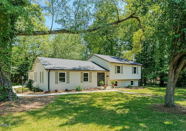 Homes for sale in Burlington, NC | 2804 Edgewood Ave, Burlington, NC 27215 | MLS# 10117799