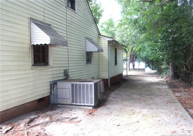 19th image of 214 S Windsor Dr, Fayetteville, NC 28301 | MLS# 749241