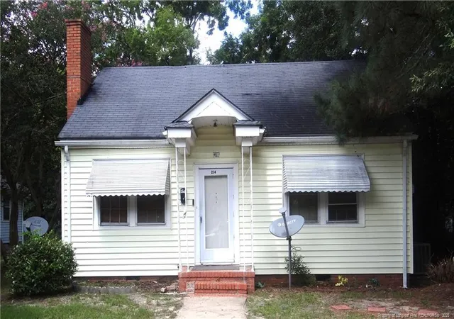 1st image of 214 S Windsor Dr, Fayetteville, NC 28301 | MLS# 749241