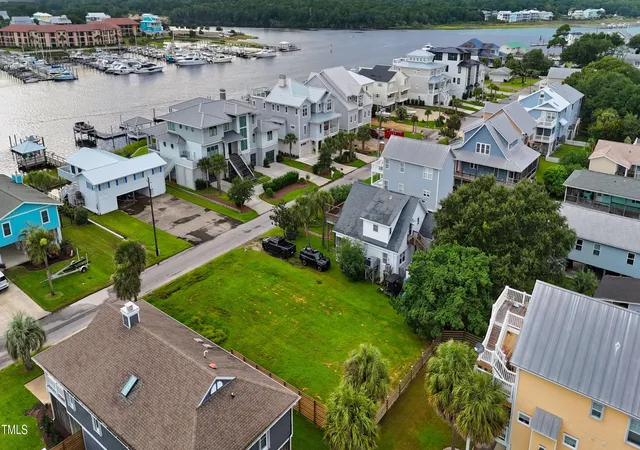 3rd image of 214 Florida Ave, Carolina Beach, NC 28428 | MLS# 10118007