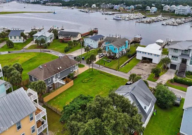 4th image of 214 Florida Ave, Carolina Beach, NC 28428 | MLS# 10118007