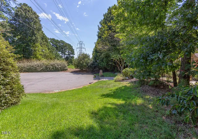 3rd image of 204 Alta Ct, Chapel Hill, NC 27514 | MLS# 10119584