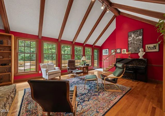 Photo 4 of Sale Pending at 134 Hunters Ridge Rd, Chapel Hill, NC 27517 | MLS# 10189237 | Listing updated on 2026-08-31