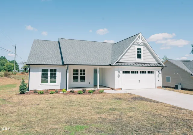 Photo 3 of Single family home for sale at 123 Maple Dr, Erwin, NC 28339 | MLS# 10120710 | Listing updated on 2026-09-28