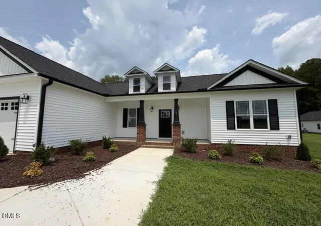 Photo 2 of Sale Pending at 105 Lynn Ln, Selma, NC 27576 | MLS# 10120981 | Listing updated on 2026-09-02