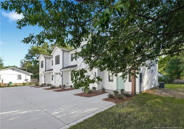 2nd image of 3927 Hamilton St, Hope Mills, NC 28348 | MLS# 748659