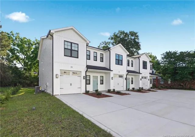 3rd image of 3927 Hamilton St, Hope Mills, NC 28348 | MLS# 748659